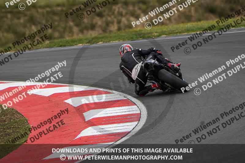 cadwell no limits trackday;cadwell park;cadwell park photographs;cadwell trackday photographs;enduro digital images;event digital images;eventdigitalimages;navarra;no limits trackdays;peter wileman photography;racing digital images;trackday digital images;trackday photos